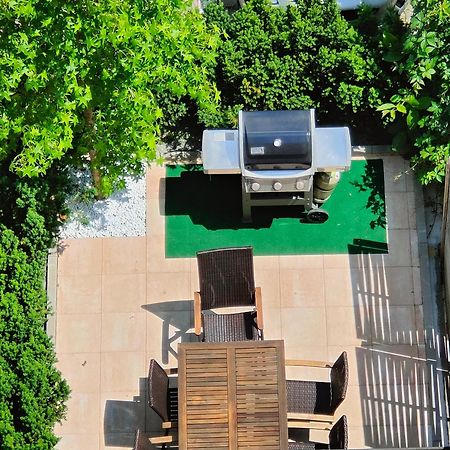 Eleonoras Ferienwohnung In Wuerzburg Stadt Mit Terrasse Im Erdgeschoss Inklusive Eigenen Parkplaetzen Vor Der Tuer Εξωτερικό φωτογραφία